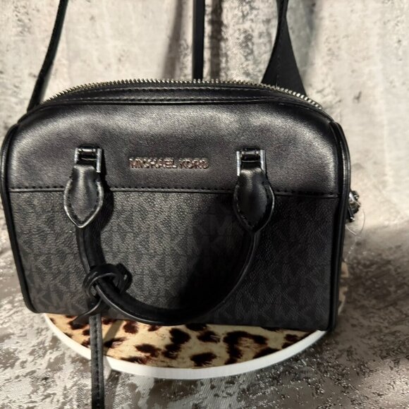 Michael Kors mini bag - Picture 2 of 6